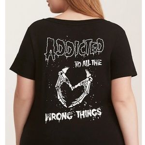 Torrid skull wrong things v neck tee size 5
